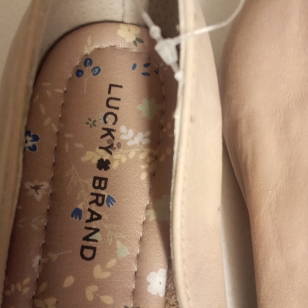 Shoes - Picture 3 of 4